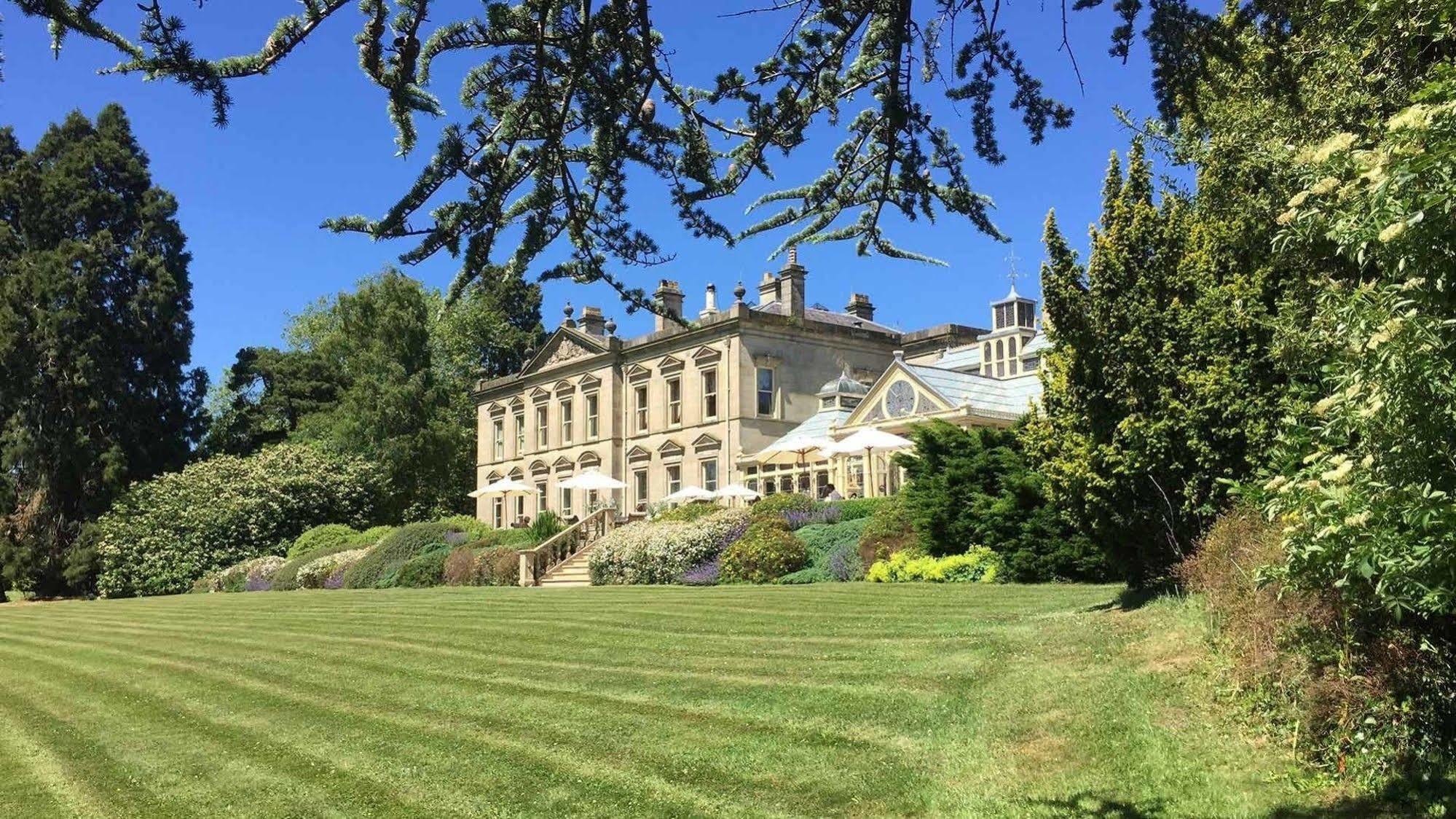לאטרוורת' Kilworth House Hotel And Theatre מראה חיצוני תמונה