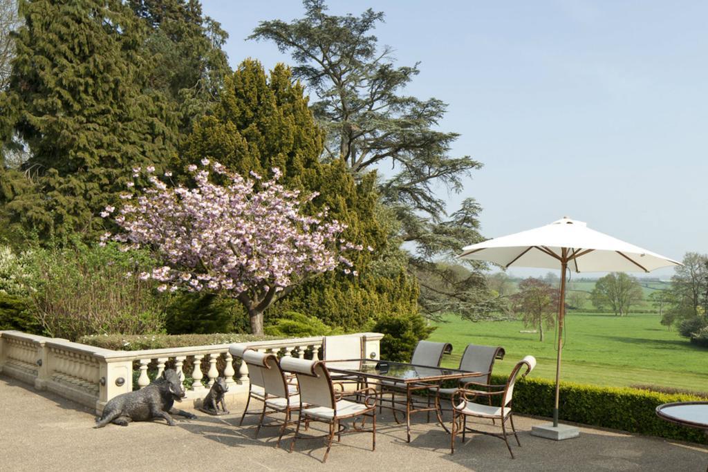 לאטרוורת' Kilworth House Hotel And Theatre מראה חיצוני תמונה